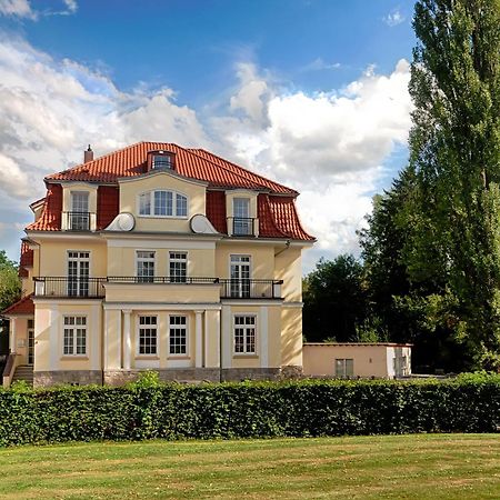 Hotel Dirks Am Schloss Bad Pyrmont Exteriör bild